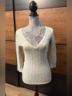 Brodie cashmere v-neck sweater